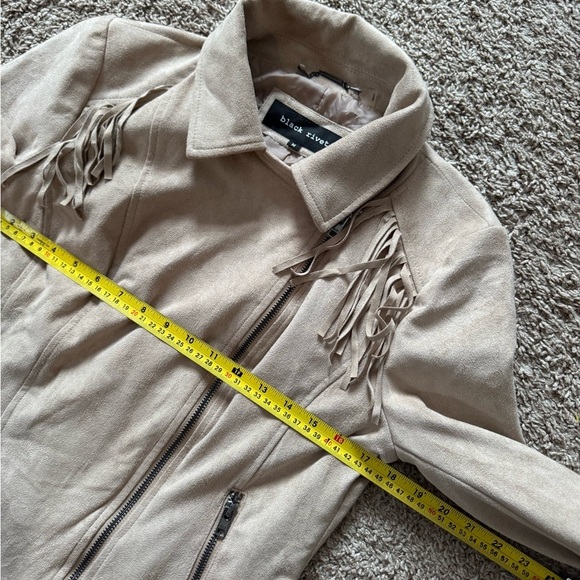 Black rivet tan fringe western wear blogger jacket women faux suede Size Med EUC - Picture 4 of 7